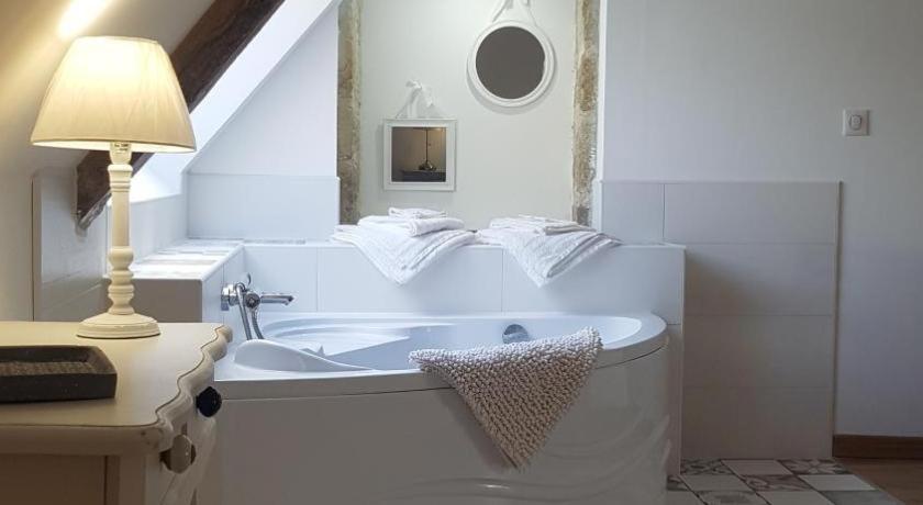 Manoir De Pierreville Audouville-la-Hubert Экстерьер фото